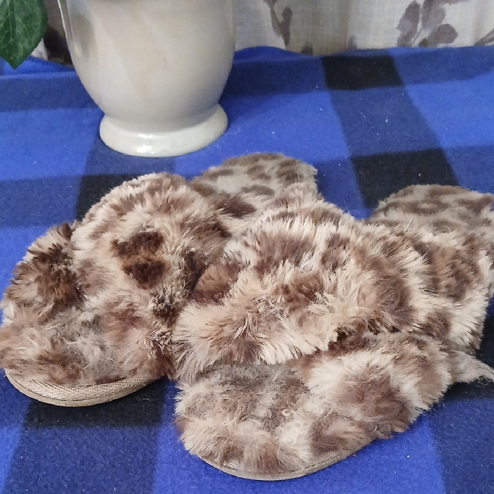 Secret Treasures Brown Fuzzy Slippers